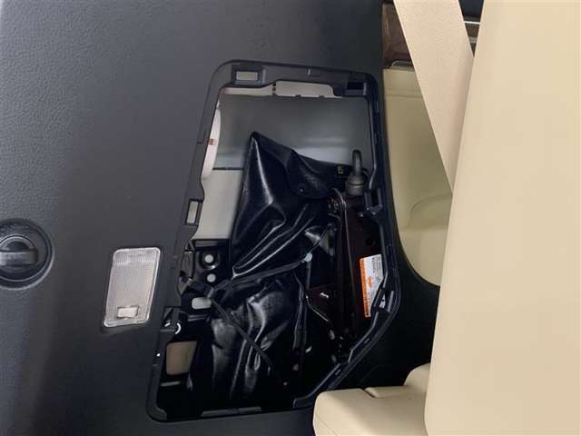 工具、ジャッキ搭載