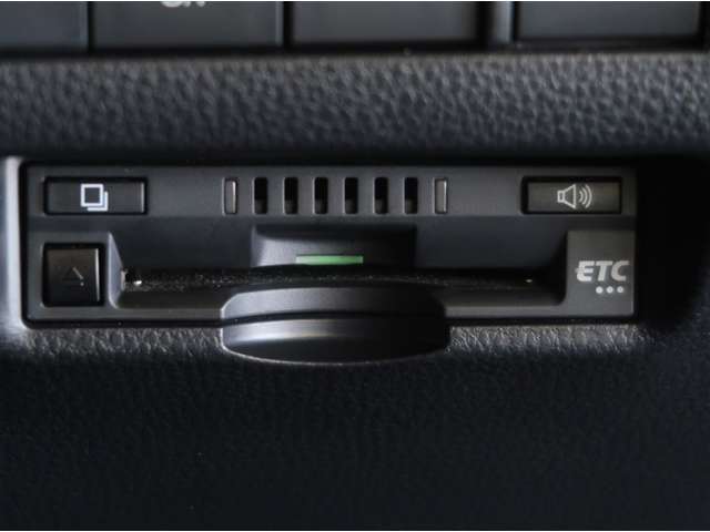 ETC車載器付きです。高速道路の料金所もスムーズに通過できます。