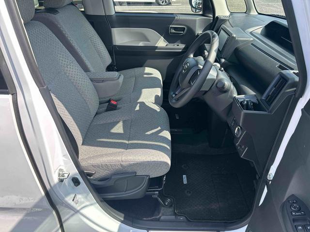 運転席・助手席全体像です