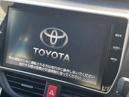 【純正ナビ】人気の純正ナビを装備しております。ナビの使いやすさはもちろん、オーディオ機能も充実！キャンプや旅行はもちろん、通勤や買い物など普段のドライブも楽しくなるはず♪