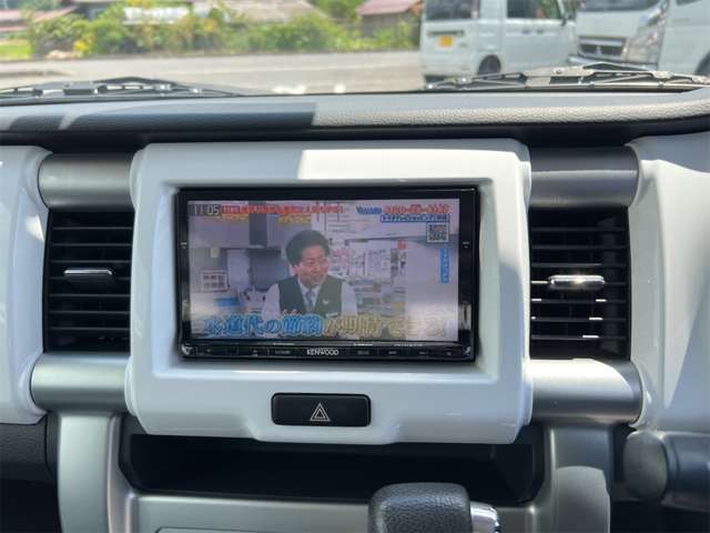 お子様がいらっしゃる方は必見！！これで長距離ドライブもしっかり座っていてくれます。