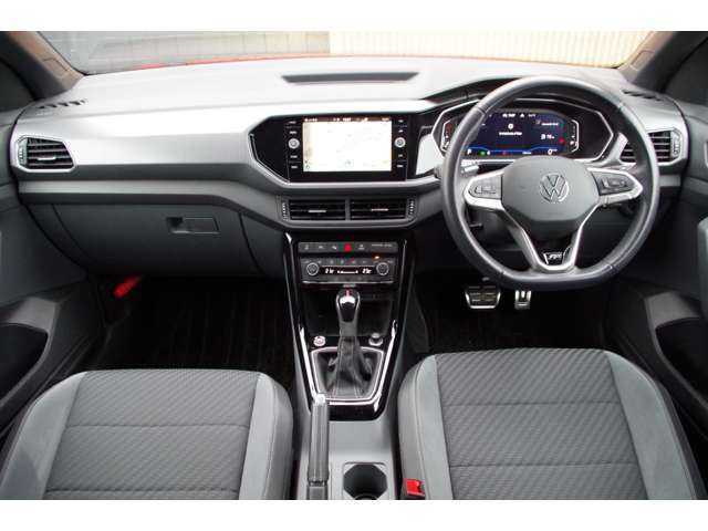 LIBERALAでは安心してお乗りいただける輸入車を全国のお客様にご提案、ご提供してまいります。