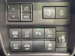 【両側パワースライドドア】スマートキーや運転席のスイッチで後席両側スライドドアの開閉が可能♪電動だから力を入れてドアを開ける必要が無く、小さなお子様でも簡単に開け閉めでき快適です♪