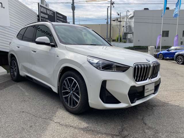 BMWのダイナミック且つエモーショナルなスタイルを印象付けるキャラクターライン（プレスライン）眺めているだけで溜め息の出る美しさです☆