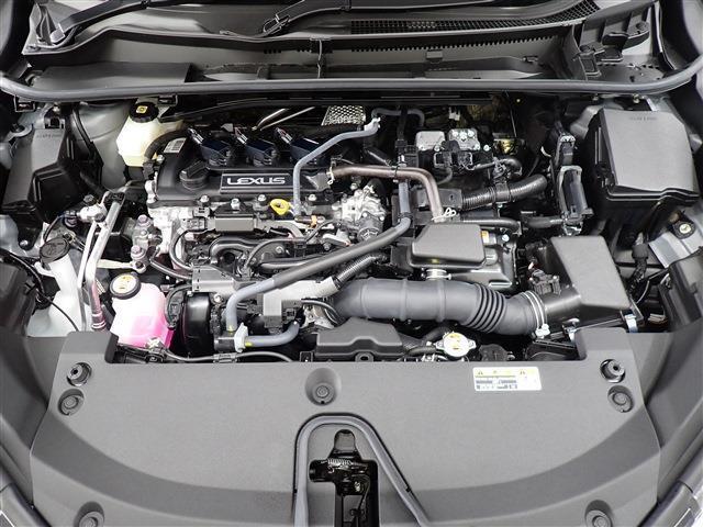 エンジンルームもきれいに清掃済みです♪　納車前にはエンジンオイルもしっかりと交換いたします！