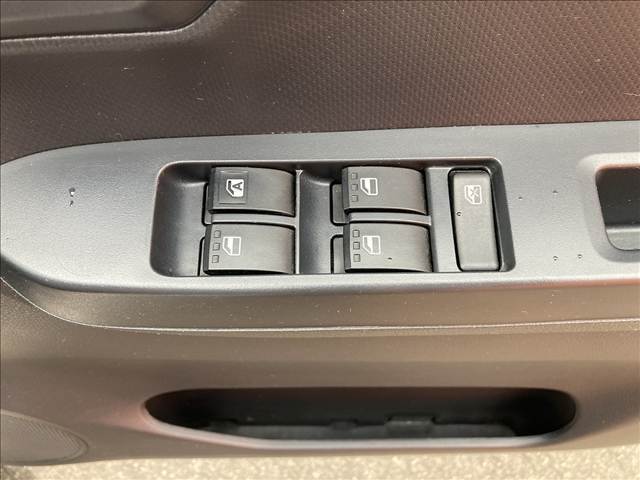 ウインドウガラスの開閉をスイッチの操作で行う事ができます。