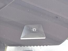 【ホンダセンシング】走行中に前方の車両等を認識し、衝突しそうな時は警報とブレーキで衝突回避と被害軽減をアシスト。より安全にドライブをお楽しみいただけます。