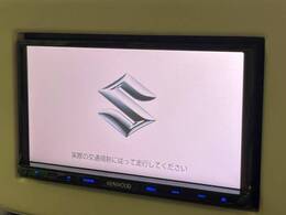 【純正ナビ】人気の純正ナビを装備。オーディオ機能も充実しており、Bluetooth接続すればお持ちのスマホやMP3プレイヤーの音楽を再生可能！毎日の運転がさらに楽しくなります！！