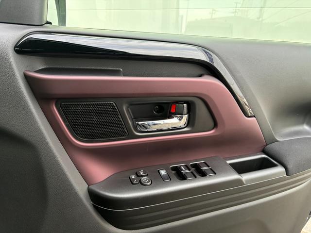 ［電動格納ミラー＆パワーウィンドースイッチ］室内から窓の操作もミラーの開閉も出来ますよ☆