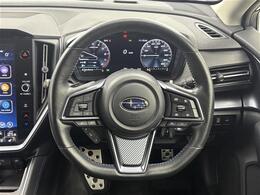 【ステアリング】軽い力で扱いやすいハンドルです。目立つ傷やスレなどなく綺麗な状態です！除菌プランいれていただくとさらに快適に！清潔なお車はお子様にも安心ですね！