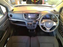 内装黒で汚れも目立ちにくいですね！