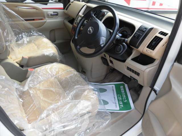 清潔で広々した座席です！是非、現車を見て体感してみてください！