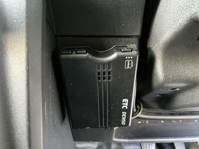 (タクシー)金剛駅・西口からタクシーで2～3メーター(徒歩)金剛駅・西口からバスに乗り、亀の甲バス停(2停留所目)or岩室バス停(4停留所目)