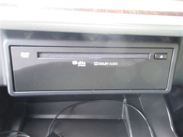 DVDプレーヤー！！映画を見ながらドライブ出来ます。