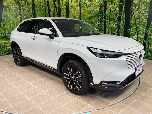 高透明度のガラス皮膜で撥水はもちろん、上質なツヤ・光沢を実現。紫外線や酸性雨から大切な愛車を保護し、色あせ・劣化を防止。「弾スプラッシュコート」、「弾プリミッサコート」からお選びいただけます。