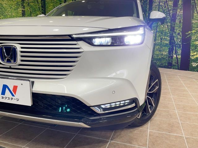 【シーケンシャルターンランプ付きLEDヘッドライト】人気の『流れるウィンカー』付きのLEDヘッドライトを装備♪高級感はもちろん、点灯時は存在感たっぷりで他車からも認識されやすく安心です。