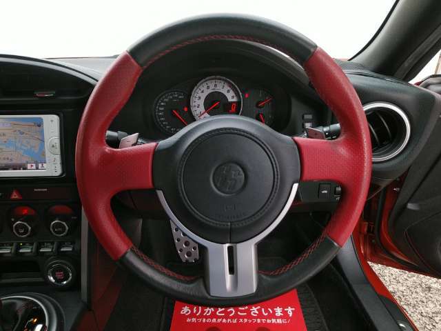 気になる点がございましたら、お気軽にお電話下さい。内外装の状態など、実物を見ながらの詳細確認説明を正確に申し上げます。また希望のお写真をメールやFAXでお送りさせていただきます。