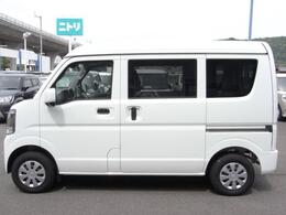 スライドドアが、両側にあり、荷物の出し入れが簡便です。