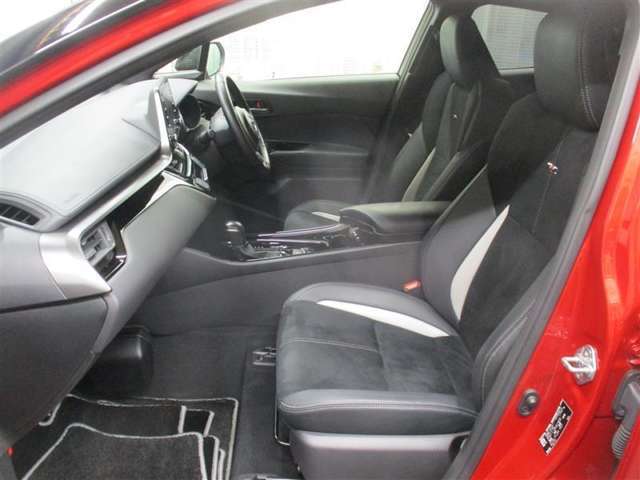 『トヨタ認定中古車』とはトヨタ中古車の3つの安心を兼ね備えており　（安心1）車の状態がわかる車両検査証明書付！（安心2）キレイで気持ちいいまるごとクリーニング済！（安心3）安心なロングラン保証付！