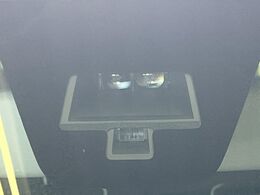 【スズキ　セーフティサポート】走行中に前方の車両等を認識し、衝突しそうな時は警報とブレーキで衝突回避と被害軽減をアシスト。より安全にドライブをお楽しみいただけます。