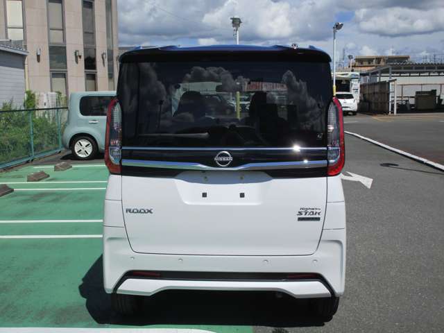 豊川ICから車で10分！さらにJR飯田線・牛久保駅より徒歩約8分というアクセスの良い店舗です。