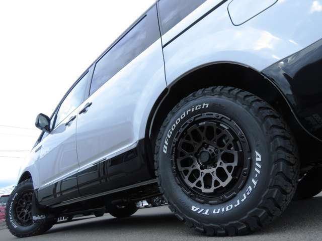 タイヤホイールで迷われているお客様！是非、スマイルモータースへお問い合わせください！お客様に沿ったご提案をさせていただきます！