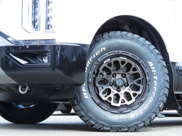 タイヤホイールで迷われているお客様！是非、スマイルモータースへお問い合わせください！お客様に沿ったご提案をさせていただきます！