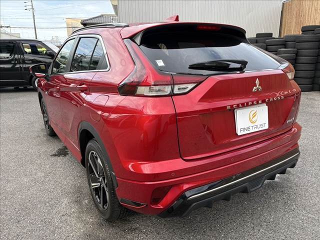 店舗敷地内に駐車スペースもございます。お車でのご来場をお考えの方はご安心ください♪