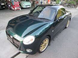 フォグランプ付で、ヘッドライトでは光のあたりにくい足元をやさしく照らします。霧や雨の時には、特に重宝しますよ。