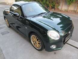 外装は、専任のスタッフが真心込めて丁寧にワックス磨きをしておりますので、ピカピカに仕上がっております。