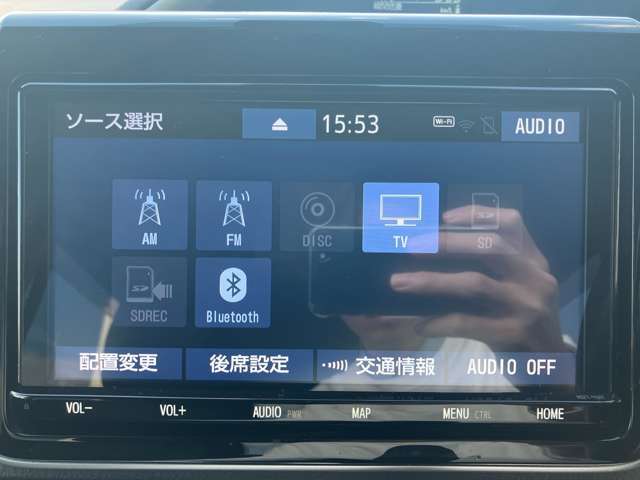 【バックカメラ】駐車時に後方がリアルタイム映像で確認できます。大型商業施設や立体駐車場での駐車時や、夜間のバック時に大活躍！運転スキルに関わらず、今や必須となった装備のひとつです！