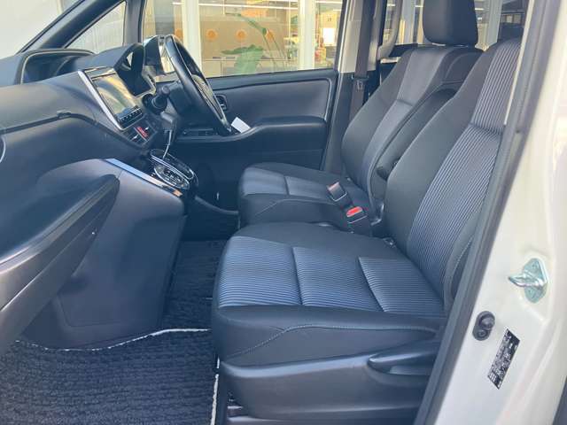 買取実績データを活かし、お電話でのやり取りだけで査定も可能。簡単・スピーディーにお車をお買取させていただいております。