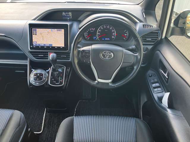 最長3年間の安心保証をご用意。保証期間中はオイル交換や定期点検も含めた充実のアフターサービスをご利用いただけます。万が一の故障時も迅速に対応いたします。