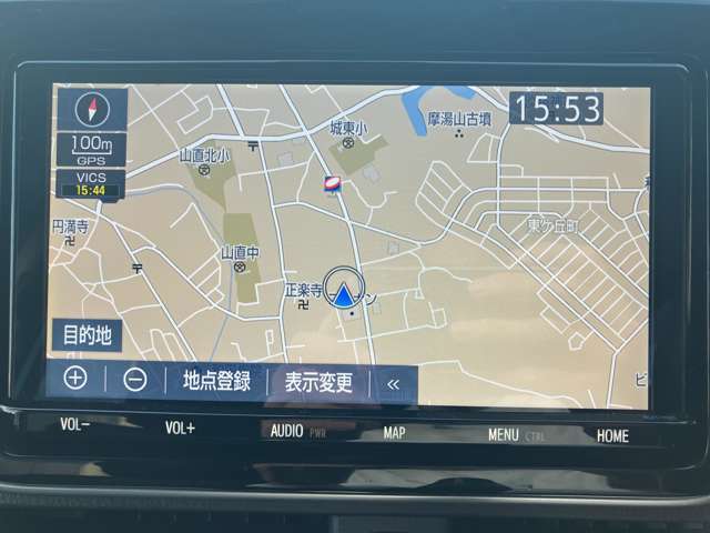 【バックカメラ】駐車時に後方がリアルタイム映像で確認できます。大型商業施設や立体駐車場での駐車時や、夜間のバック時に大活躍！運転スキルに関わらず、今や必須となった装備のひとつです！