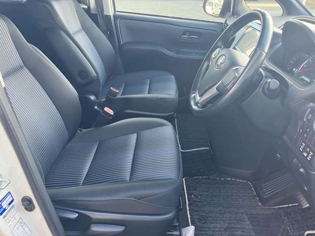 運転席シート廻りは使用感も少なく、良好な状態となっています。