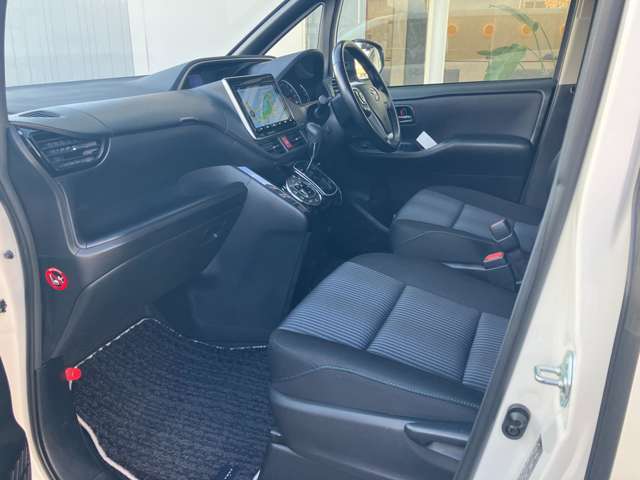 買取実績データを活かし、お電話でのやり取りだけで査定も可能。簡単・スピーディーにお車をお買取させていただいております。