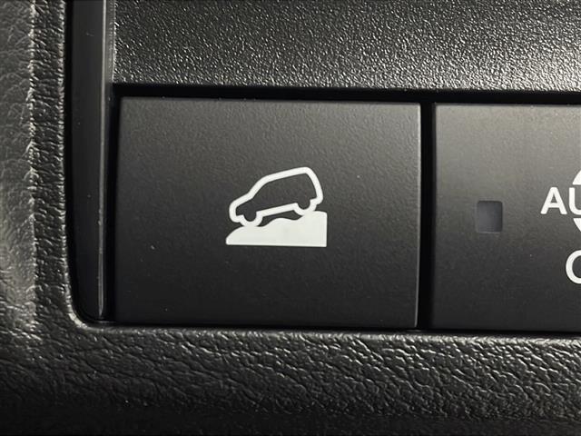 【運転席操作部】快適なドライブを楽しむための機能が装備されています！運転席から触れるので、使いやすいです！除菌プランいれていただくと、さらに清潔で安心していただけます！