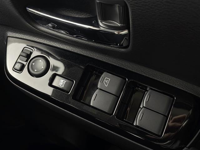 【窓操作部】軽い力で、窓を開けたり閉めたりすることができます！掲載箇所以外にご希望の写真がございましたら、お気軽にお問い合わせ下さい！メールや郵送でお送りさせていただきます。