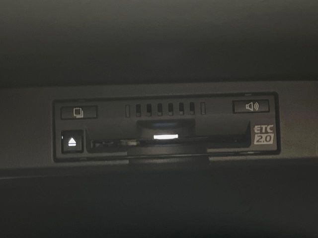 【ETC】高速道路の料金所をストレスなく通過！話題のスポットやサービスエリアに多い「スマートIC」利用時は必須のアイテムです。当店でセットアップを実施、ご納車当日からすぐにご利用いただけます！