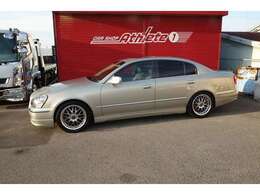 ワークVS18インチアルミに装着される国産タイヤで、山も残っています。総額は車検を2年認証工場で取得する金額となっております