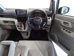 視界良好、操作しやすい運転席です。