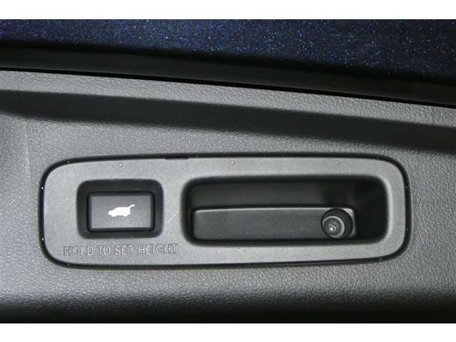 【パワーバックドア】ボタンを押すだけで自動でバックドアの開閉ができます☆