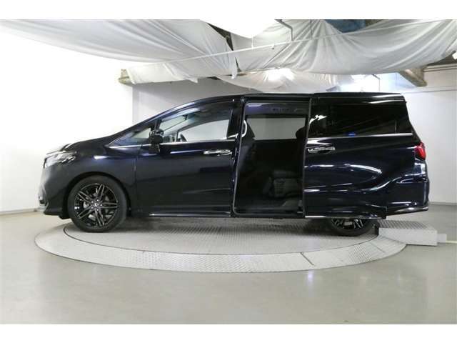 エンジン・ステアリング・ブレーキはもちろん、エアコン・ナビゲーション・テレビなども保証の対象です。詳しくはスタッフにお尋ね下さい。