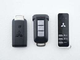 スマートキー＆純正エンジンスターター★ドアのボタンを押すとドアのロック・ロック解除をすることができます♪