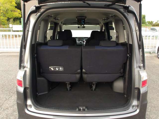 収納力もあるステップワゴンの荷室☆