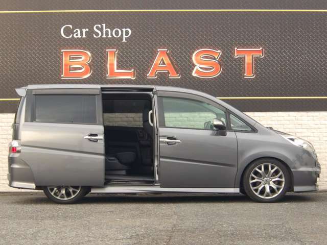 外装の状態もとても良好です♪カスタムも承ります！！便利な両側パワースライドドア☆