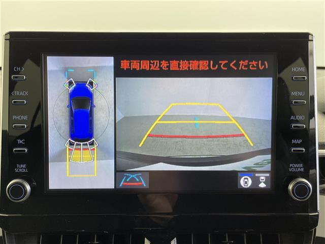 【パノラミックビューモニター】クルマを真上から見下ろした視点で駐車をサポートします！クルマの斜め後ろや真横など、いち早く障害物に気が付くことができます。