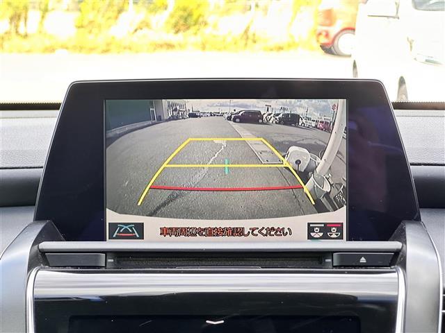 【バックモニター】後ろのカメラの映像がモニターに映し出されるので、後方の見えない死角や、障害物との距離感などもしっかり安全確認することができます！