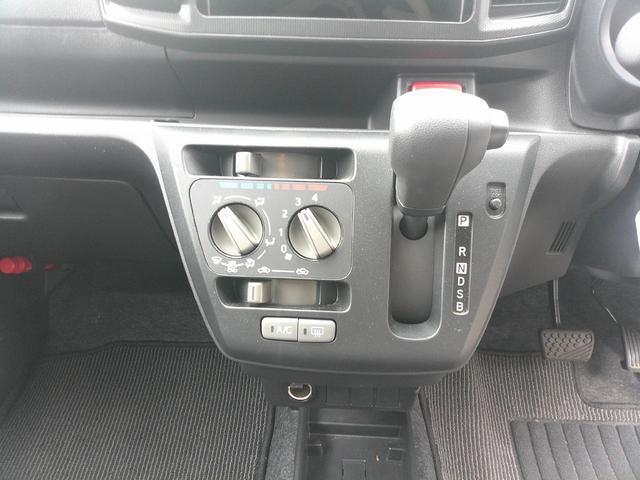 インパネシフト。操作しやすい位置です。