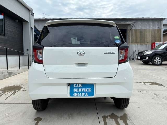 広島県自動車整備技術競技大会にて優勝実績のあるサービススタッフが、急なお車のトラブルにも迅速に対応致します。 2級整備士3名在籍しております。車検から修理、アフターパーツの取付もお気軽にご相談下さい。